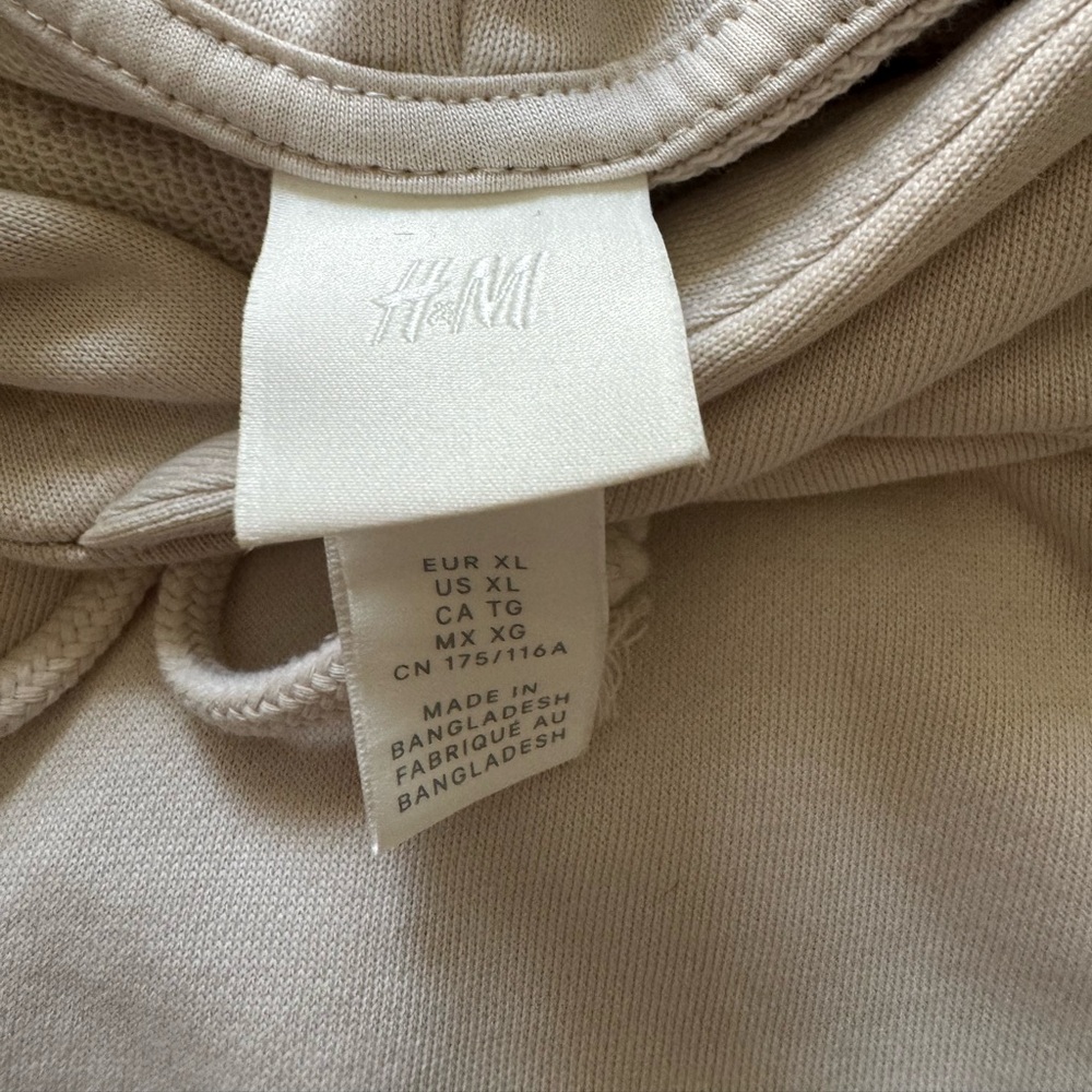 Sleeveless sweatshirt